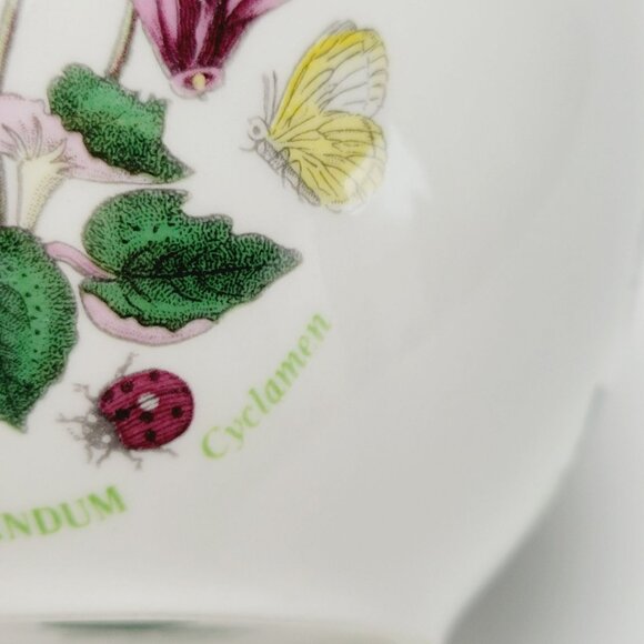 Portmeirion Botanic Garden 5" Chili Bowl Cyclamen Pink Floral, Butterfly & Moths - Picture 3 of 11